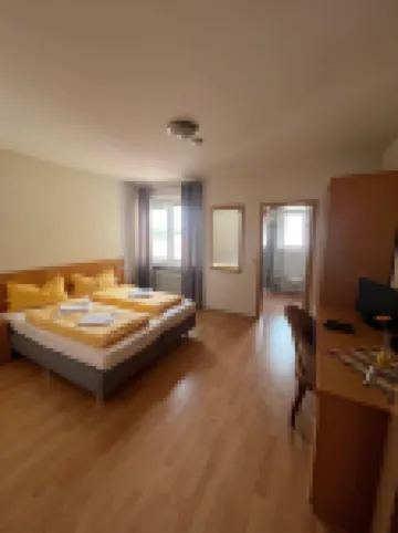 Gasthaus & Metzgerei Besenhardt Hotels in Wackersdorf