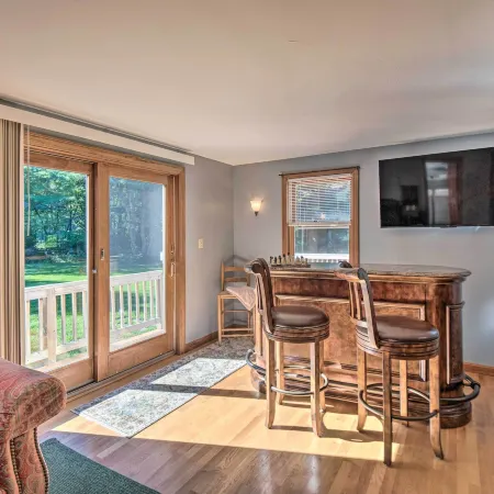 Charming Saco Home w/ Deck, 5 Mi to Beach!