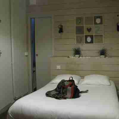 Logis Hôtel le Cheval Noir Rooms