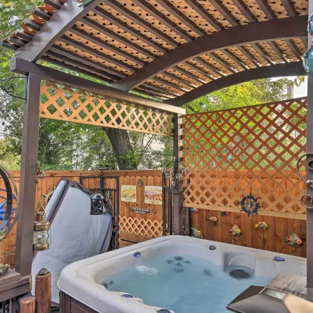 San Antonio Rental w/ Courtyard: Walk to Riverwalk