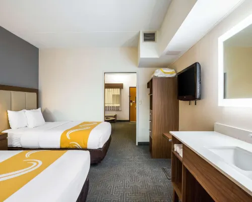 Quality Suites Hotels in Waverly