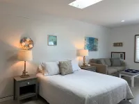 Vineyard Harbor Motel - Private Beach Hotels in Tisbury