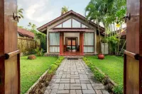 Abad Whispering Palms