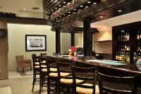 Safari Hotel & Convention Centre - bar