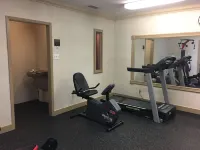 Days Inn & Suites by Wyndham Sault Ste. Marie on - Gym