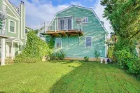 Epic Brunswick Apartment with Deck! -  Apartamentos vacacionales