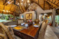 Mhlati Guest Cottages Hotels in Malelane