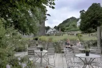 Fox and Hounds Llancarfan Hotels in Barry