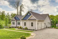 Waterfront Lake Anna Home w/ Dock, Beach & Kayaks! - Parkplatz