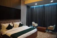 Green Sarovar Hotel & Restaurant - Nouto- ja jättöpalvelut