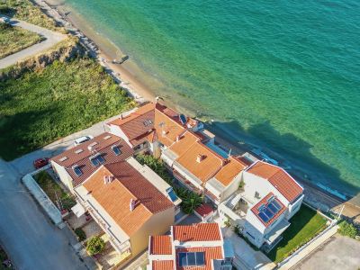 Elpiniki Luxury Rooms