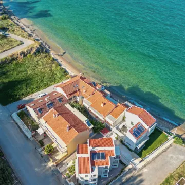 Elpiniki Luxury Rooms
