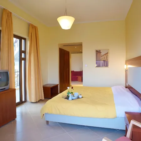 Parnis Palace