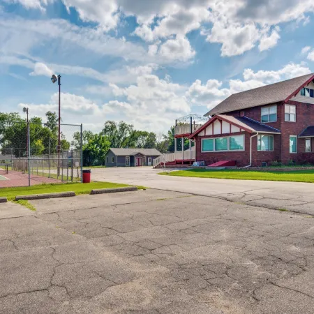 2 Mi to Main St Newton Guest House