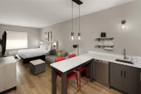 Hawthorn Extended Stay by Wyndham DeSoto Hotel di DeSoto
