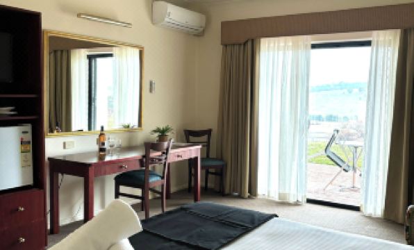 Turners Vineyard Motel