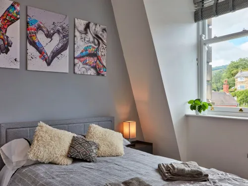 Shaky's Penthouse - Apartments
