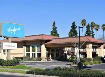 Signature Anaheim Maingate
