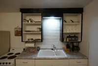 Pet Friendly Fully Furnished and Private 1 Bedroom Flat Hotel a Fond du Lac