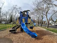 Charming Home, near beautiful park/tennis courts!