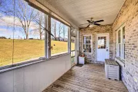 Pet-Friendly Abingdon Abode w/ Yard & Grill! - Pet friendly