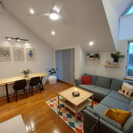 Central & Cozy Lakeview condo within walking distance of Lake Memphremagog.