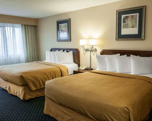 Quality Inn & Suites Hotels in Middlebury