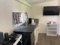 Enjoyable cottage with free private parking in charming Pāhoa Hotels in Hawaiian Beaches