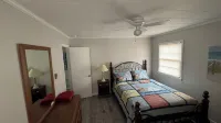 Charming 3-bedroom Cottage, 2 block Walk to the  Beach