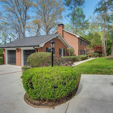 Luxury Retreat in Smyrna Pool, Pickleball and More!