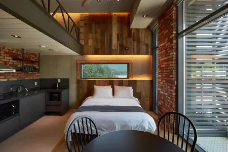 Samcheok Jangho Port Snorkel Beach Hotel Отели рядом с достопримечательностью «Jangho Port»