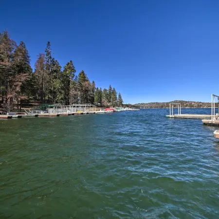 Lakeview Lodge Fit for Groups < 1 Mile to Lake!