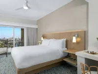 Marriott's BeachPlace Towers Hotels near Las Olas Beach