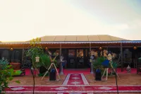 Aisha VIP Camp Отели в г. 