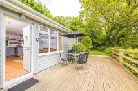 Woodpecker is Laid back luxury in 9 acres of countryside right near the beach