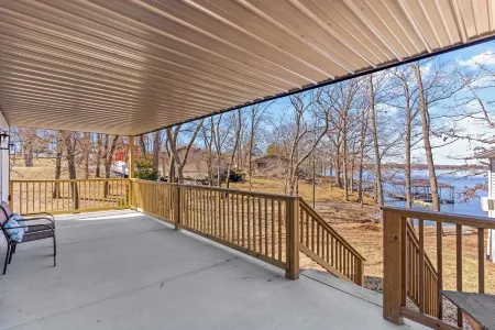 1 Bedroom Pet Friendly Guest House at Sunset Family Lake House with dock access Отели в г. Крил Спрингс