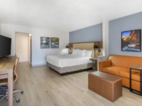 ベストウェスタン プラス ウェイファーラーズ イン アンド スイーツ モハーヴェのホテル