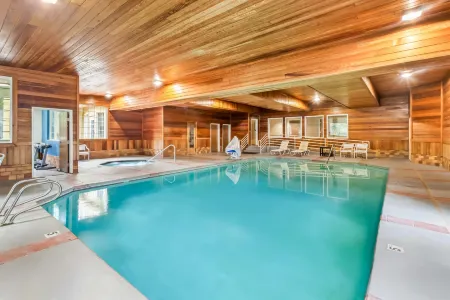 Comfort Suites Отели рядом с достопримечательностью «Mary S. Young Park»