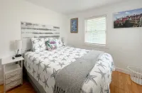 Billy's Beachside Bungalow
