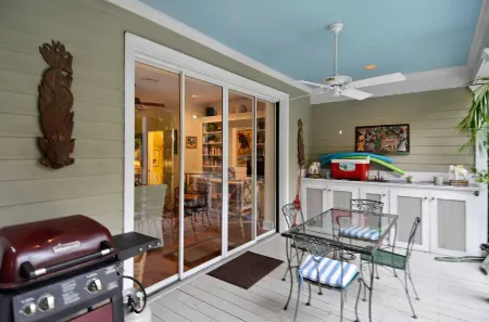 Amelia Home by AvantStay in Historic Old Town w Pool Отели рядом с достопримечательностью «Ки-Уэст Баттерфлай энд Нейчер Консерватори»