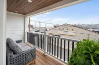 Casablanca-Luxury Retreat/2 Kings/Steps to Beach/PetFriendly