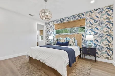 Perfect Lakehouse,open water, sunset,new dock.Kayaks.NEW POOL & HOT TUB!