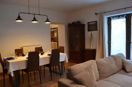 House with private beach on the river Отели в г. Баньи-ди-Лукка