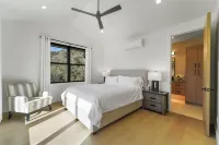 Luxury cottage minutes from Yountville with Pool/SPA Access