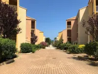 Apartment sea & pool view Hotels in Fleury