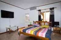 Large, holiday home on Beau Vallon