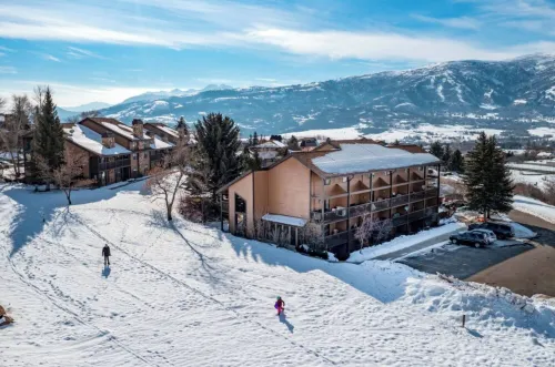 Mountain Adventure Getaway- Cozy 2-room condo in Eden with WiFi and washer/dryer