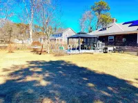 Charming 2-bedroom cottage in fabulous Harwich with WiFi, AC