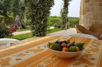 Leralora House - Olive Tree. Elegant villa with swimming pool, a stone's throw from the sea
