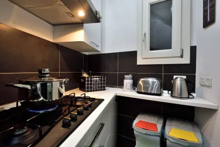 The Little White House (cozy little single house in the center)